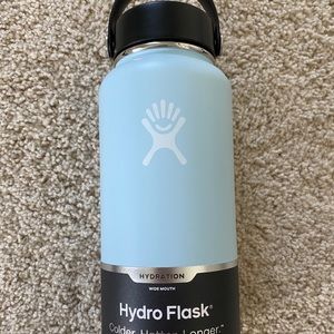 32 oz light blue hydro flask